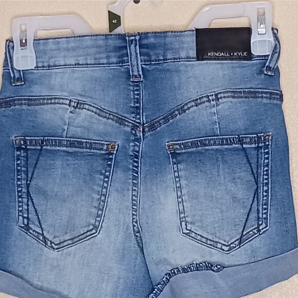 Kendall & Kylie Denim Shorts Juniors 3/26 Blue Distressed Cuffed Mid Rise Icon - Picture 5 of 13